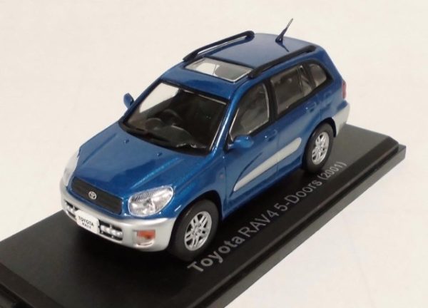 TOYOTA RAV4 / 5-DOORS 2001 BLUE 1:43 - Метални хоби колички за ...